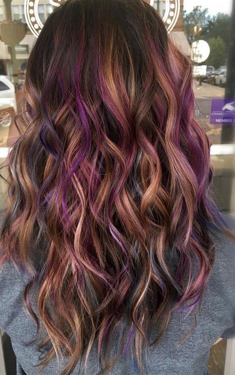 Peanut Butter And Jelly Hair Is The Ultimate Fall Trend You'll Need So Bad.   Who would have thought that our favorite and delicious childhood treat would become the inspiration of one of the most gorgeous color hair trends out there?  Violet, purple, and caramel tones balayage ideas for fall. Merlot Hair With Blonde Highlights, Peanut And Jelly Hair Color, Hair Color For Ends Of Hair, Bold Color Highlights Hair, Copper And Purple Hair Highlights, Summer Hair Color For Light Brown Hair, Peekaboo On Dark Hair, Brunette Hair With Pop Of Color, Colored Hair Trends 2023