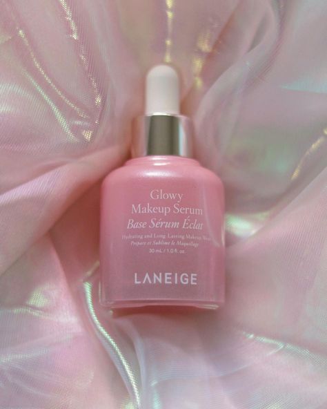 Laneige Glowy Makeup Serum, Face Serum Aesthetic, Laneige Serum, Aesthetic Serum, Serum Aesthetic, Glowy Dewy Skin, Glowy Makeup Serum, Skincare Organiser, Satin Heatless Curling Set