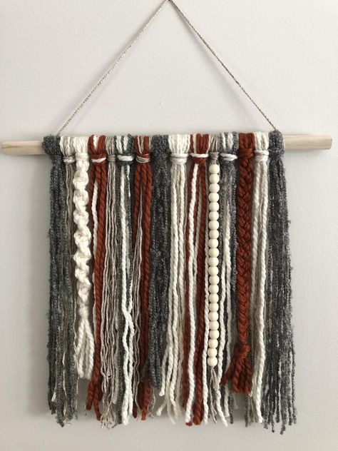 Diy Wall Hanging Yarn, Yarn Tapestry, Diy Tapestry, Boho Yarn, Yarn Hanging, Yarn Wall Art, Macrame Knots Pattern, Yarn Wall, Macrame Wall Hanging Diy