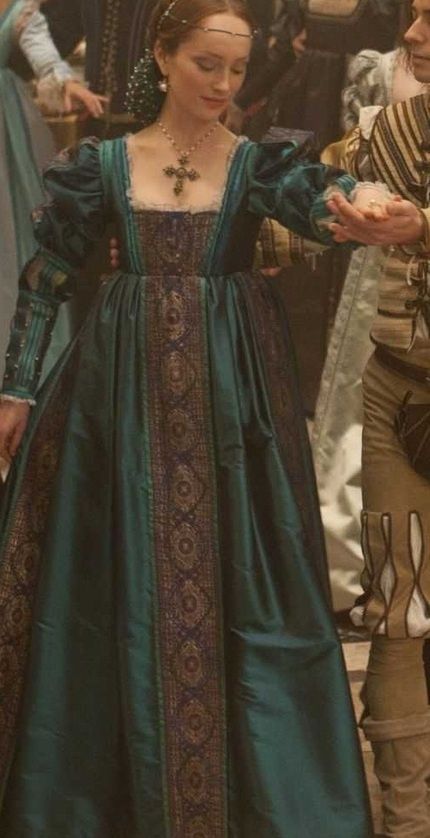 1400s Fashion, Joanne Whalley, Moda Medieval, Historical Gowns, The Borgias, Period Dress, Medieval Costume, Medieval Clothing, Medieval Dress