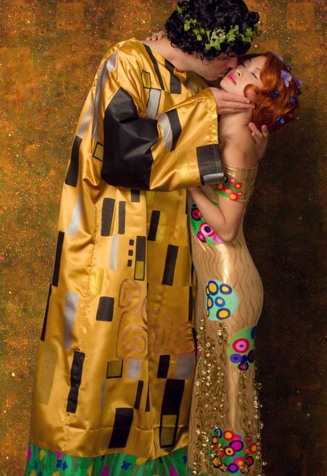 Two Person Costumes, Kiss Halloween Costumes, Two Person Halloween Costumes, Halloween Parejas, Diy Couples Costumes, Best Couples Costumes, The Kiss (klimt), Tableaux Vivants, Hallowen Costume