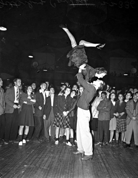 jitterbug! Jitterbug Dance, Classic Dance, Couple Dance, Dance Contest, Vintage Dance, Choreography Dance, Jitterbug, Lindy Hop, Dance Like No One Is Watching