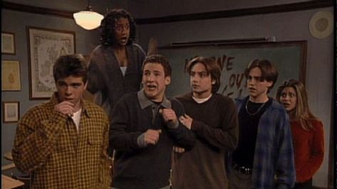 The best Halloween episode of Boy Meets World originally aired on Feb. 27 #gaming #gamer #ps #videogames #playstation #game #games #xbox #fortnite #twitch #pc #xboxone #gta #gamers #youtube #pcgaming #nintendo #videogame #callofduty #news Boy Meets World Characters, Cory Matthews, Halloween Episodes, Teen Halloween, 90s Teen, 90s Halloween, Halloween Adventure, Boy Meets World, Halloween Books