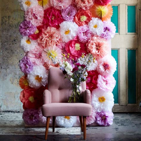 DIY photo backdrop ideas for the garden to take the best party snaps Selfie Wall, Diy Photo Backdrop, Party Checklist, Instagram Wall, Backdrop Diy, Flower Wall Backdrop, Backdrop Ideas, Diy Backdrop, Photo Booth Backdrop