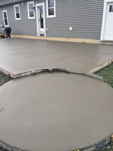 Poured Concrete Patio, Diy Patio Ideas, Design Per Patio, Concrete Patio Makeover, Cement Patio, Concrete Patio Designs, Concrete Patios, Patio Layout, Restaurant Patio