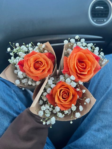 #fall #orange #babysbreath #roses #gift Orange Roses Bouquet, Orange Corsage, Orange Flower Bouquet, Hoco Bouquet, Orange Rose Bouquet, Homecoming Inspo, Prom Flowers Bouquet, Hoco 2024, Debut Ideas