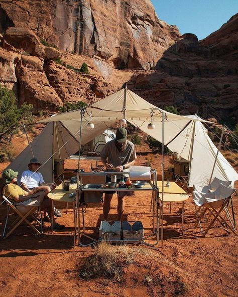 Michelada Recipe, Camping Bar, Portable Picnic Table, Tent Living, Camping Inspiration, Tent Set Up, Michelada, Camping Aesthetic, Camp Vibes