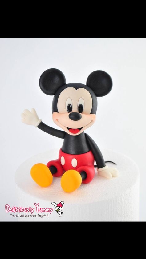 Mi Cupcakes Decoration Disney, Mickey Mouse Cake Topper, Mouse Cake Topper, Mickey And Minnie Cake, Fiesta Mickey Mouse, Bolo Mickey, Mickey Cakes, Minnie Cake, Doughnut Cake