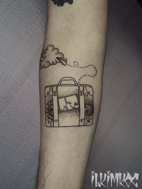 Best memories suitcase tattoo #blackwork #suitcase #tattoo Suitcase Tattoo, Tattoo Pols, Travel Outfit Summer Road Trips, Train Tattoo, Travel Journal Prompts, Bag Tattoo, Travel Book Layout, Travel Tattoos, Diy Travel Journal