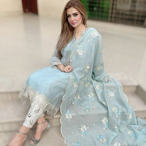 Churidar Designs Latest, Dress Design Pakistani, Churidar Designs, Designer Party Dresses, Latest Dress Design, Designer Kurti Patterns, Womens Trendy Dresses, Pakistani Dresses Casual, Beautiful Pakistani Dresses