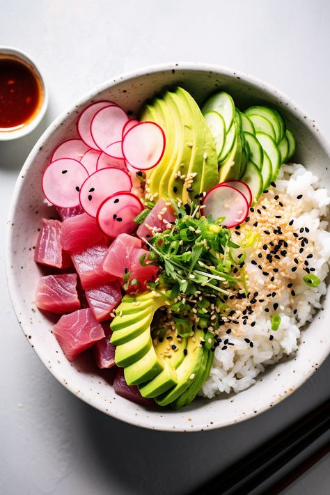 Delicious Keto Tuna Poke Bowl with Cauliflower Rice: A Healthy, Low-Carb Recipe #ketodiet #ketorecipes #lowcarb Keto Poke Bowl, Keto Tuna, Ketogenic Diet Menu, Keto On A Budget, Sugar Free Lifestyle, Tuna Poke Bowl, Tuna Poke, Frozen Cauliflower Rice, Poke Bowls