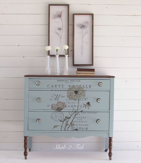 Shabby Furniture, Floral Furniture, Dresser Painted, Nightstand Decor, Iron Orchid Designs, Furniture Rehab, Chalk Paint Furniture, Refurbished Furniture, Paint Furniture