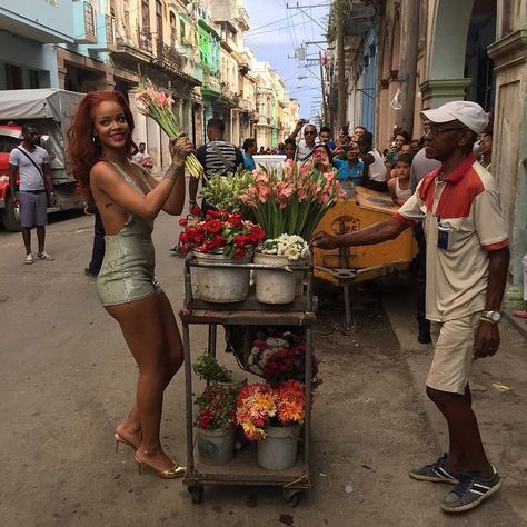 Robyn Rihanna Fenty 👑 on Instagram: “🙌🏽👑 . . . #Robyn #Rihanna #Fenty” Dominican Republic Aesthetic 90s, Cuba Girl, Cuba People, Cuba Culture, Vintage Cuba, Viva Cuba, Cuba Photos, Fam Photos, Cuban Culture