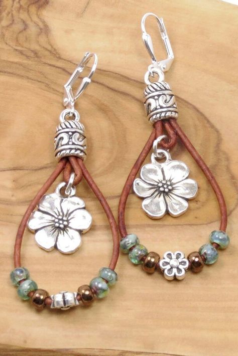 $2.8 Silvery Western Leather Beaded Floral Dangle Earrings Wholesale Vintage Floral Pattern, Boho Leather, Western Boho, Floral Jewellery, Bead Leather, Dress Jewelry, Design Minimalista, Seed Bead Earrings, Leather Silver