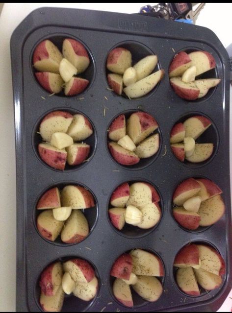 Easy Potatoes !!! - Musely Potatoes In Muffin Tin Recipe, Red Potatoes Recipe, Easy Potatoes, Baked Red Potatoes, Red Potato Recipes, Potato Muffins, Roasted Red Potatoes, Potatoes Recipes, Roasted Potato Recipes