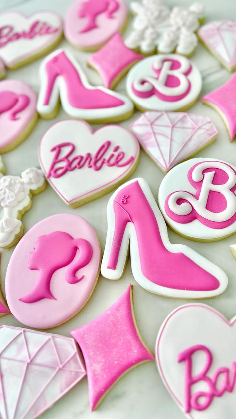 It’s Barbie Day!!! ✨💖 ⁣ ⁣ .⁣ ⁣ .⁣ ⁣ inspo for diamond from @sarabeecookie ⁣ .⁣ ⁣ .⁣ ⁣. .⁣ ⁣. .⁣ .⁣ .⁣ .⁣ #barbie #barbiemovie… | Instagram Barbie Day, Barbie Cupcakes, Barbie Pool Party, Barbie Bachelorette, Cookie Birthday Party, Barbie Party Decorations, Crazy Cookies, Barbie Bridal, Donut Decorations