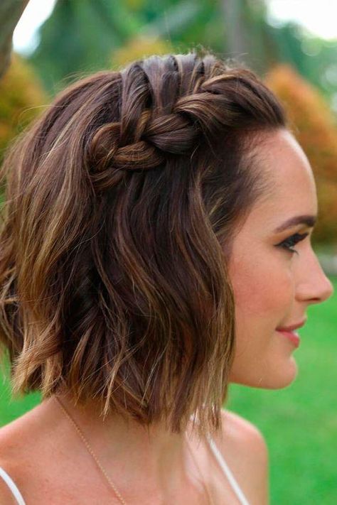 Bob Lung, A Line Haircut, Haircut Short, Cute Braided Hairstyles, Short Hair Trends, Fishtail Braid, Short Braids, Hair 2018, Peinados Fáciles Para Cabello Corto