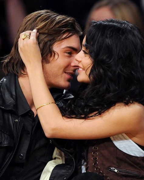 Zac Efron And Vanessa Hudgens, Zac Efron Vanessa Hudgens, Zac And Vanessa, Troy And Gabriella, Zac Efron And Vanessa, High School Music, High School Musical 3, Zac Efron, Vanessa Hudgens