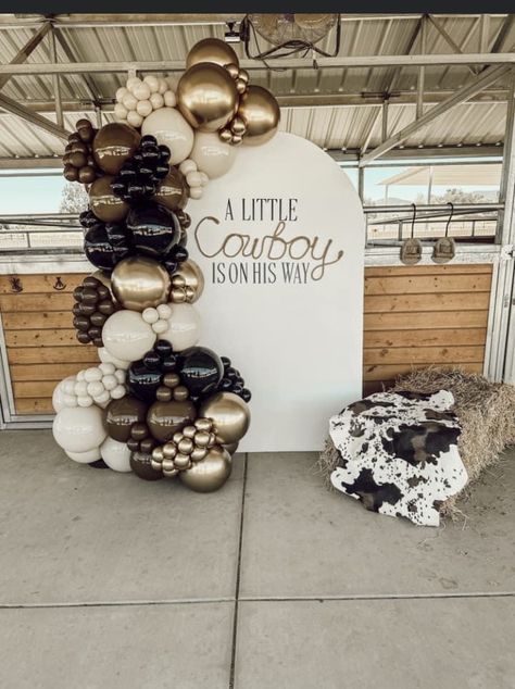 Paniolo Theme Party, Cowboy Theme Balloon Garland, Country Balloon Arch, Western Balloon Backdrop, Birthday Arch Ideas, Western Party Aesthetic, Western Balloon Garland, Western Balloon Arch, Little Cowboy Baby Shower Ideas