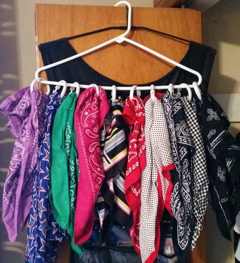 Bandana storage thanks to the dollar store, one hanger and one package of shower curtain rings. Great for closet and bedroom organization. How To Organize Bandanas, Bandana Storage Ideas, Bandana Organization, Bandana Storage, Diy Curtain Rings, Diy Organize, Ideas Cuarto, Diy Bedroom Storage, Curtain Ring