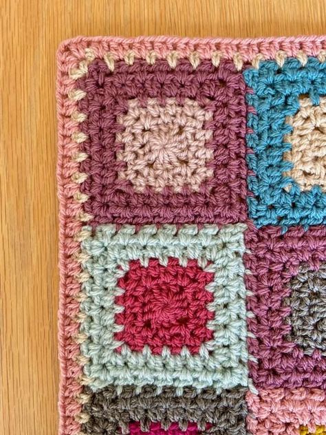 Moss Stitch Granny Square Blanket, Mismatched Granny Square Blanket, Crochet Blanket Squares Pattern, Crochet Mitered Square Blanket, Granny Square Scrap Blanket, Granny Square Baby Blanket Free Pattern, Crochet Granny Square Blanket Pattern Free, Moss Stitch Granny Square, Scrap Crochet Blanket