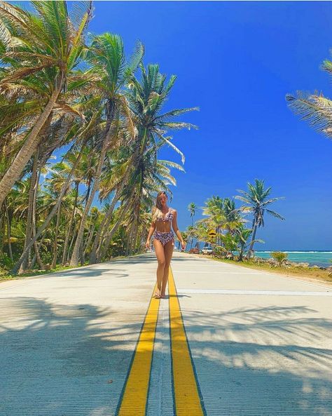 Outfit San Andres Isla, San Andreas Colombia, Tropical Destinations, Pic Pose, San Andreas, Beach Poses, Dream Vacation, Punta Cana, Tropical Beach