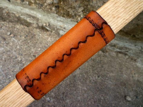 Stitchless Leather Handle Wrap...Spoony says: there is always a reason to know this wrap. Canes And Walking Sticks, Leather Craft Projects, Walking Sticks And Canes, Kydex, Sewing Leather, Leather Projects, Leather Pattern, Walking Sticks, Leather Diy