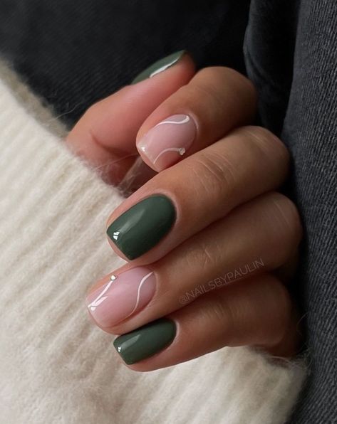 💅 nailsbypaulin 👈 Instagram Nail Designs Fall Short, Birth Nails, Short Square Nail Ideas, Square Nail Ideas, Short Square Nail, Short Natural Nails, Emerald Nails, Green Acrylic Nails, Ballet Nails