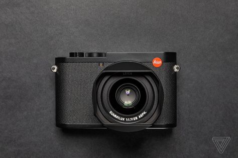 Leica Q2, Photography Cheat Sheets, Medium Format Camera, Underwater Camera, Old Cameras, Still Camera, Leica M, Leica Camera, Photography Classes