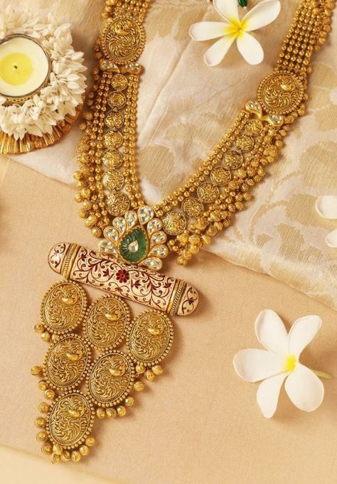 Tanishq Jewellery Gold Necklaces Antique, Rani Haar Design, Gold Necklace Design, Bridal Necklace Designs, Rani Haar, Bridal Jewelery, Antique Necklaces Design, Perhiasan India, New Gold Jewellery Designs