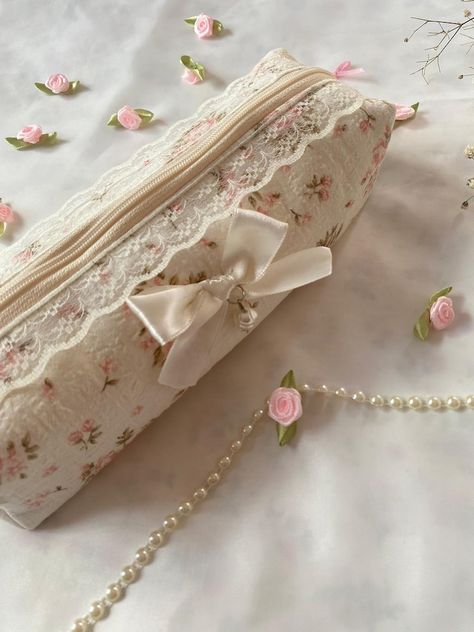 Coquette Pen Case, Floral Pencil Pouch, Aesthetic Pencil Pouch, Christmas Gift Ideas - Etsy Turkey Cute Bag For School, Pink Gifts Ideas, Coquette Pencil Case, Aesthetic Pencil Cases, Pen Case Aesthetic, Coquette School Supplies, Christmas Sewing Gifts, Aesthetic Pencil Pouch, Pencil Pouch Aesthetic