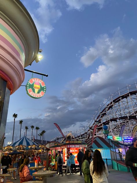 Candyfloss Aesthetic, Fun Park Aesthetic, Aesthetic Theme Park, Funfair Aesthetic, California Summer Aesthetic, Arcade Food, Belmont Park San Diego, Theme Park Aesthetic, San Diego Fair