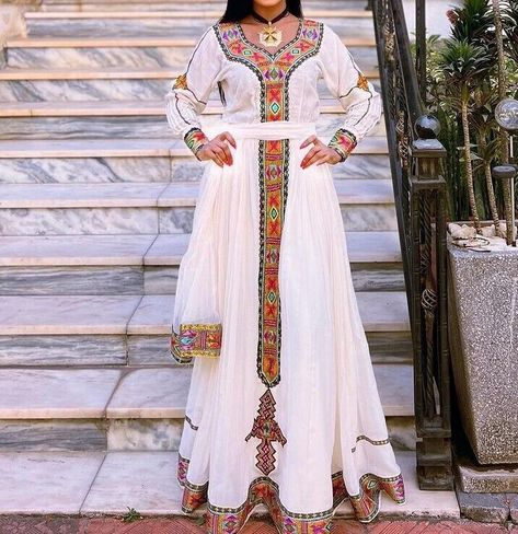 Habesha Kemis Modern, Eritrean Clothing, Ethiopian Culture, Eritrean Dress, Beautiful Ethiopian, Ethiopian Clothing, Habesha Dress, Ethiopian Traditional Dress, Ethiopian Dress