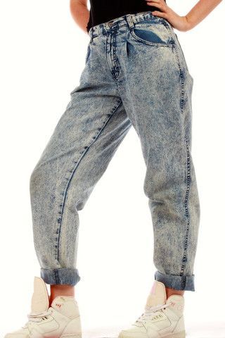 Acid Wash Jeans Outfit, Wash Jeans Outfit, 1980s Fashion Trends, 80s Jeans, 80’s Fashion, Bleached Jeans, 80's Fashion, 80s And 90s Fashion, 90s Party