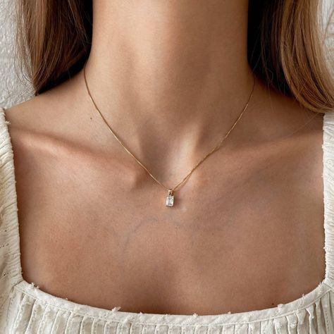 Box Chain Necklace With Pendant, Non Tarnish Gold Jewelry, Jewelry With Meaning, Gold Chain With Diamond Pendant, Gold Chain Designs For Women, Pendent Design, Cute Pendants, Every Day Necklace, Minimalistic Necklace