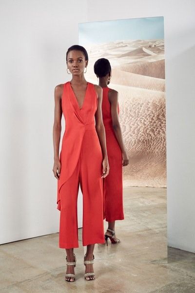 View the full Cushnie et Ochs Pre-Fall 2017 collection. Beautiful Jumpsuits, Et Ochs, Cushnie Et Ochs, Concept Clothing, High Fashion Street Style, Clothing Hacks, Fashion 2017, High End Fashion, Looks Style