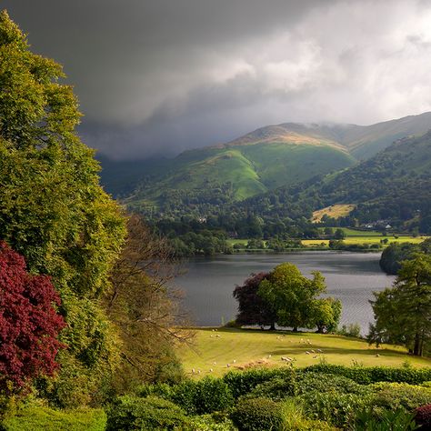 Top 10 locations to visit in the Lakes : Lake District National Park Bassenthwaite Lake, Cumbria Lake District, Lake District National Park, Oxford England, Skye Scotland, Scotland Highlands, Cornwall England, Yorkshire Dales, The Lake District