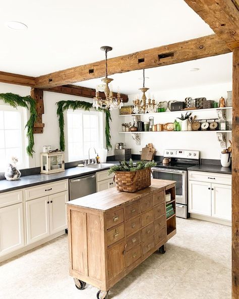 Farmhouse Kitchens Ideas, Island For Kitchen, Exposed Brick Accent Wall, Rustic Kitchen Island Ideas, Small Rustic Kitchens, Norfolk Pine Garland, Functional Farmhouse, White Kitchen Rustic, Vintage Oven