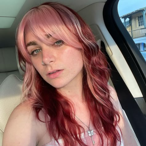 Red Into Pink Hair, Dark Red And Light Pink Hair, Red And Light Red Hair, Blonde Cherry Hair, Mixed Pink Hair, Blond And Pink Split Dye, Dyed Hair Sections, Grown Out Split Dye, 2 Toned Pink Hair