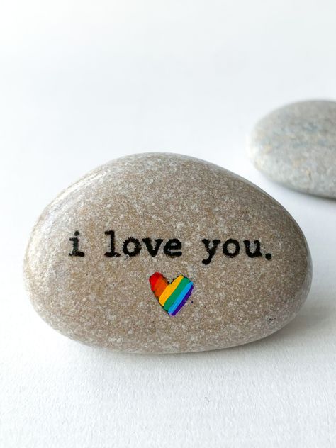 The Personalized "I Love You" Rock with LGBTQ Pride Heart is a unique love gifts, romantic small gifts that is perfect for celebrating your love for your girlfriend on your 1st or 2nd year gay or lesbian anniversary, 2 year dating gift, cute gifts for her or him, or as a queer birthday gift. Wlw Gift Ideas, Bae Baskets, Lesbian Anniversary, Lgbtq Gifts, Wedding Anniversary Decorations, Pride Heart, 6th Anniversary Gifts, Pride Rock, Dating Gifts