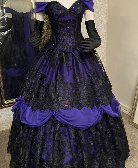 Purple Victorian Gown, Black And Purple Quinceanera Dresses, Purple And Black Outfits, Purple Victorian Dress, Black And Purple Dress, Goth Gown, Dress References, Dark Royalty, Belle Gown