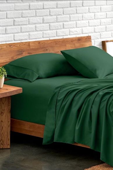 Dark Green sheets for earthy bedroom. Perfect for summer, fall, winter, bedding. Earth tone house, gen z, teenage, college bedding. College bedroom ideas. Bedding for men. Bedding for women. Green bedroom ideas. aesthetic. cozy bedroom inspiration. Dark Green Bedding, Men's Bedding, Toddler Bed Sheets, Green Bedding Set, College Bedding, College Bedroom, Earthy Bedroom, Queen Bed Sheets, Green Sheets