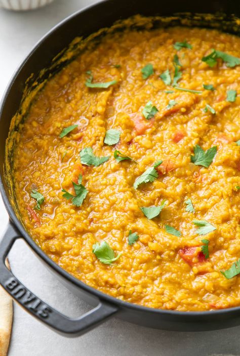 Spicy Red Lentil Dal (Quick + Easy Recipe) - The Simple Veganista Lentil Dal Recipe, Simple Veganista, Red Lentil Recipes, Dahl Recipe, Dhal Recipe, Lentil Dahl, Lentil Dal, Lentil Dishes, Red Lentils