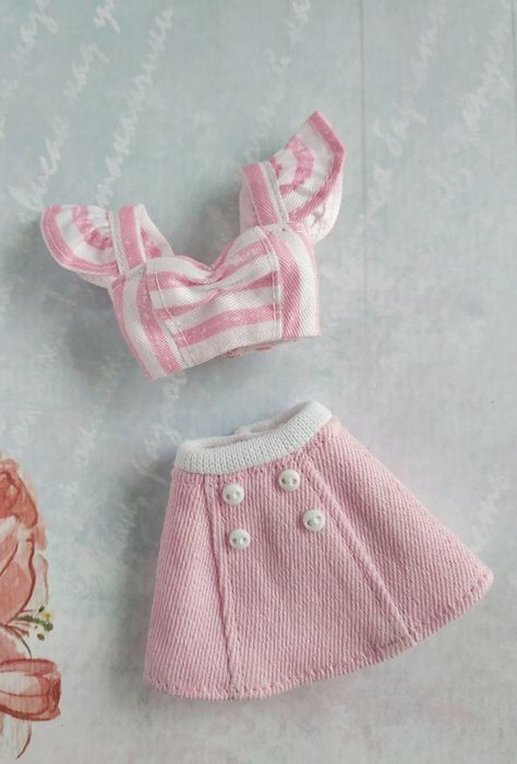 Куклы American Girl, Miniature Dress, Sewing Barbie Clothes, Barbie Sewing Patterns, Barbie Doll Clothing Patterns, Diy Barbie Clothes, Dolls Clothes Diy, Mini Clothes, Barbie Dress Fashion