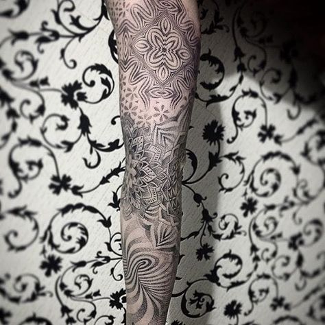 Sleeve Filler Shading, Trippy Arm Sleeve Tattoo, Trippy Sleeve Tattoo, Trippy Line Tattoo, Fill In Sleeve Tattoo Spaces, Trippy Tattoo Sleeve, Trippy Tattoos For Women, Fill In Tattoo Ideas Sleeve Backgrounds, Tattoo Sleeve Filler Backgrounds