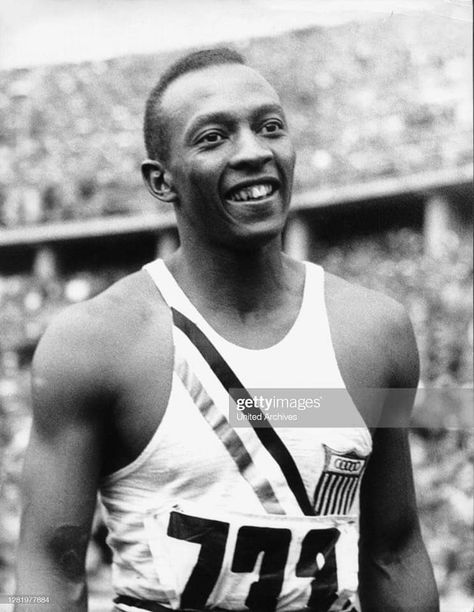 1936 Olympics, Tommie Smith, Berlin Olympics, Jesse Owens, Running Photos, American Athletes, Track And Field Athlete, Jimmy Carter, Long Jump