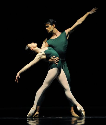 San Francisco Ballet's Sofiane Sylve and Vito Mazzeo - photo by Erik Tomasson Ballet Couple, San Francisco Ballet, Ballet Pictures, Dancer Pose, Ballet Beauty, Ballet Performances, Dance Images, Ballet Poses, World Dance