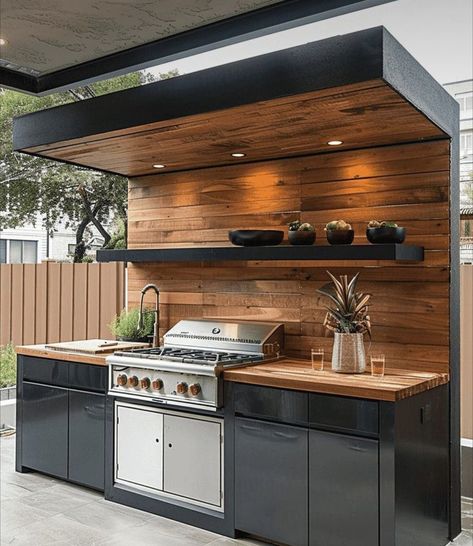 Kitchen Wood Design, Kitchen Triangle, Outdoor Kitchen Design Modern, Miami House, Outdoor Cooking Spaces, Outdoor Grill Station, Retirement Lifestyle, Family Backyard, Modern Outdoor Kitchen