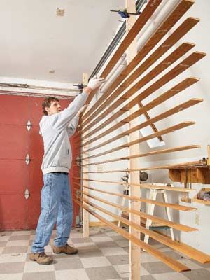 Interior painting: Paint trim faster with this simple drying rack - DIY Advice Blog - Family Handyman DIY Community Paint Drying Rack Diy, Paint Drying Rack, Paint Tricks, Paint Trim, Simple Paint, Bungalow Decor, Stained Trim, Paint Rack, Baseboard Trim