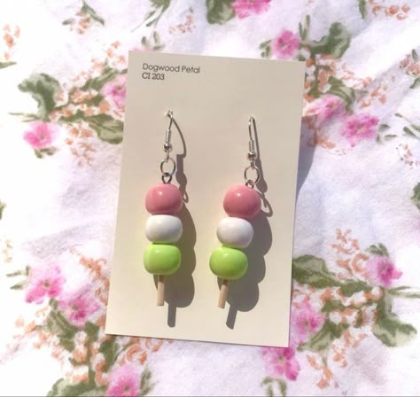 Polymer Clay Kawaii Earrings, Kawaii Clay Earrings, Mochi On A Stick, Biscuit Aesthetic, Polymer Clay Earrings Ideas, Cute Clay Earrings, Cincin Diy, Clay Keychain, Diy Earrings Polymer Clay